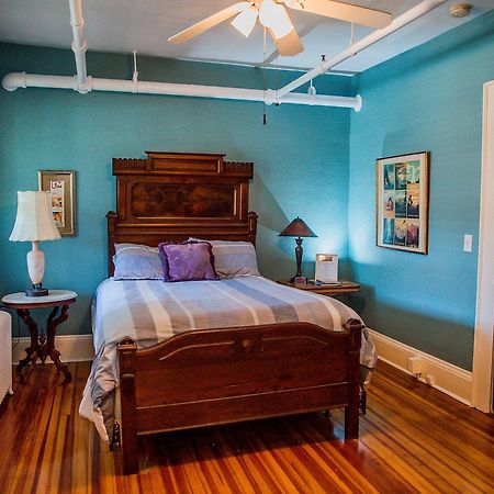 헨더슨빌 The Henderson B&B 외부 사진