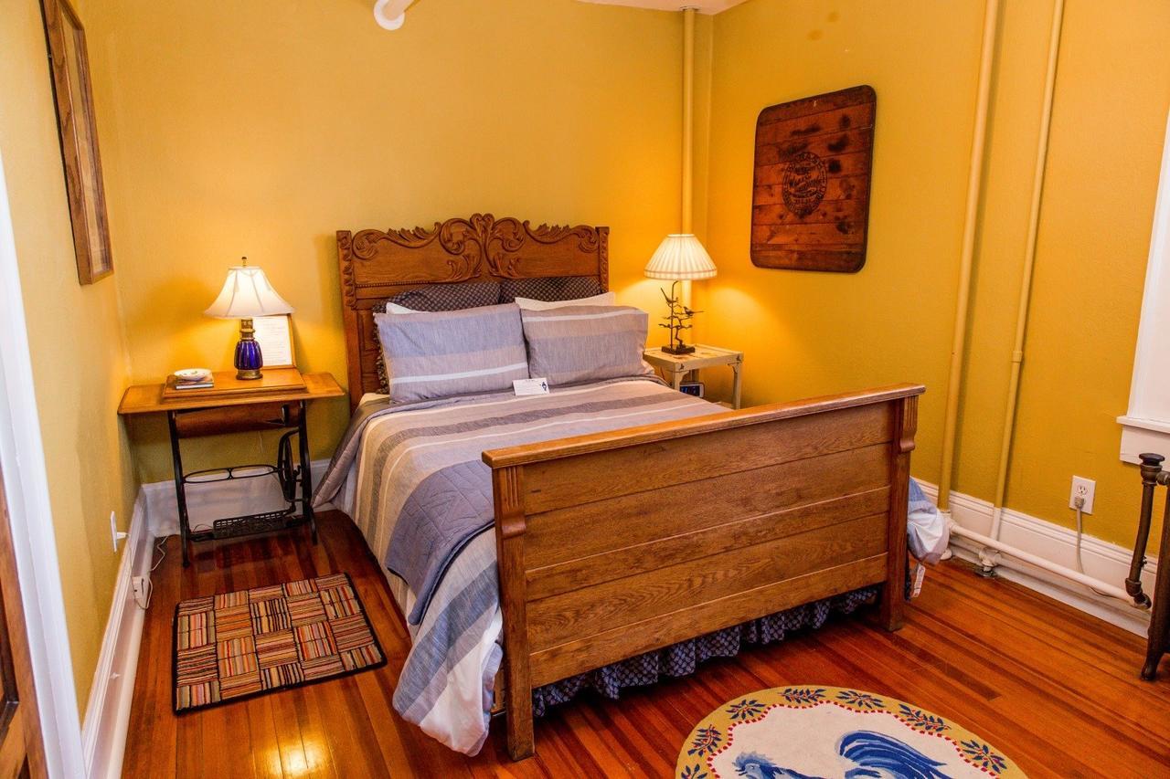 헨더슨빌 The Henderson B&B 외부 사진