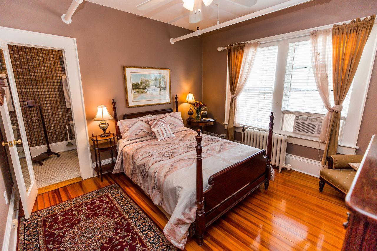 헨더슨빌 The Henderson B&B 외부 사진