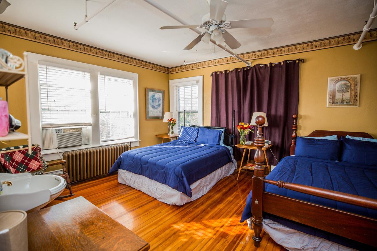 헨더슨빌 The Henderson B&B 외부 사진