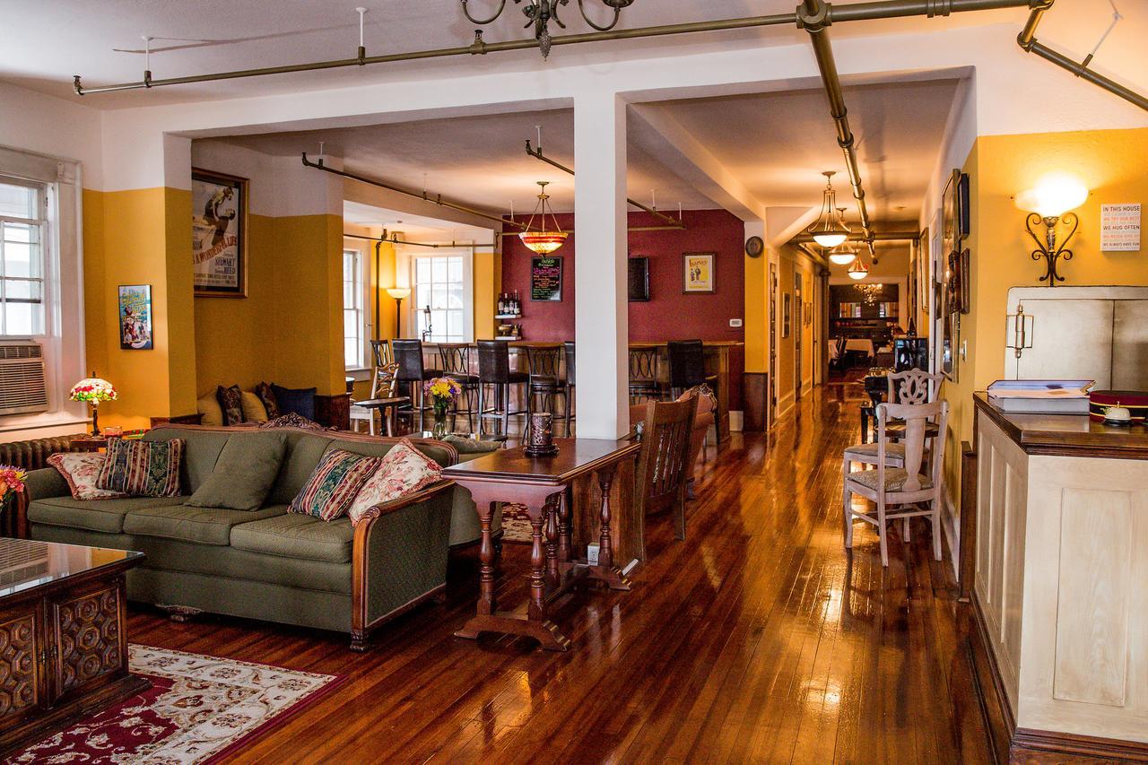 헨더슨빌 The Henderson B&B 외부 사진