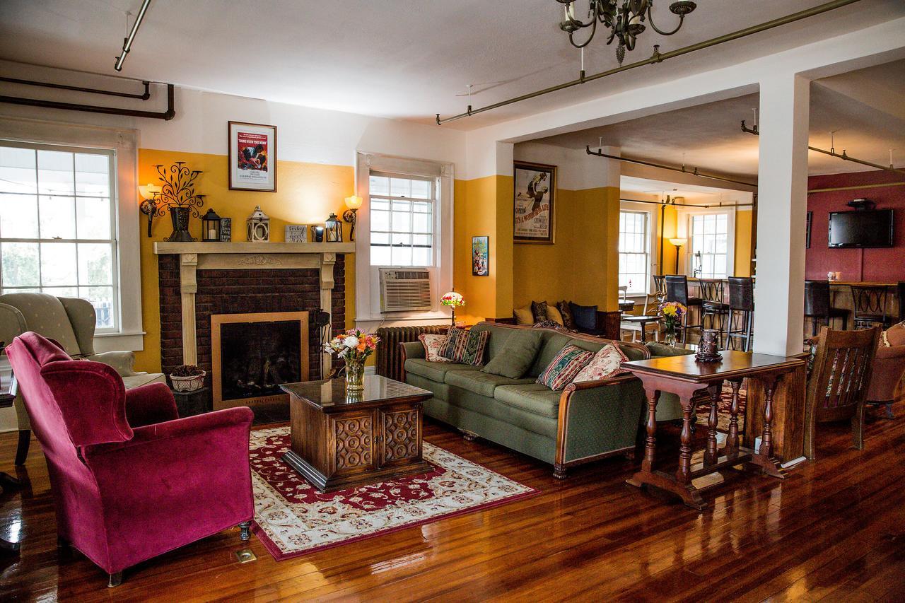 헨더슨빌 The Henderson B&B 외부 사진