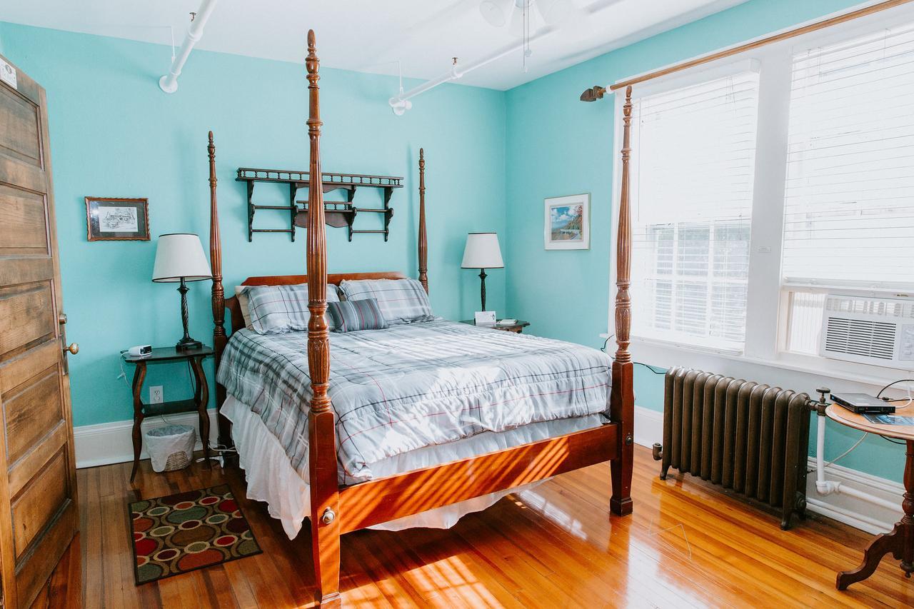 헨더슨빌 The Henderson B&B 외부 사진